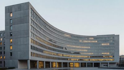 EU threatens Meta with fines over addictive features on Facebook and Instagram