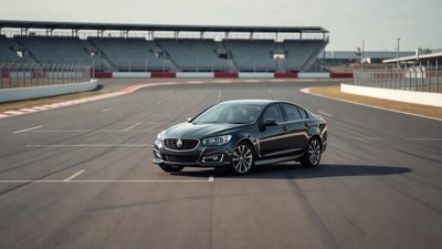 Project Motor Racing Adds Free Holden Commodore, PC Triple-Screen Support in 2.1 Update
