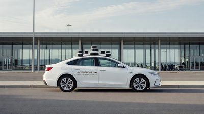 Zoox clears final federal hurdle to launch paid robotaxi service